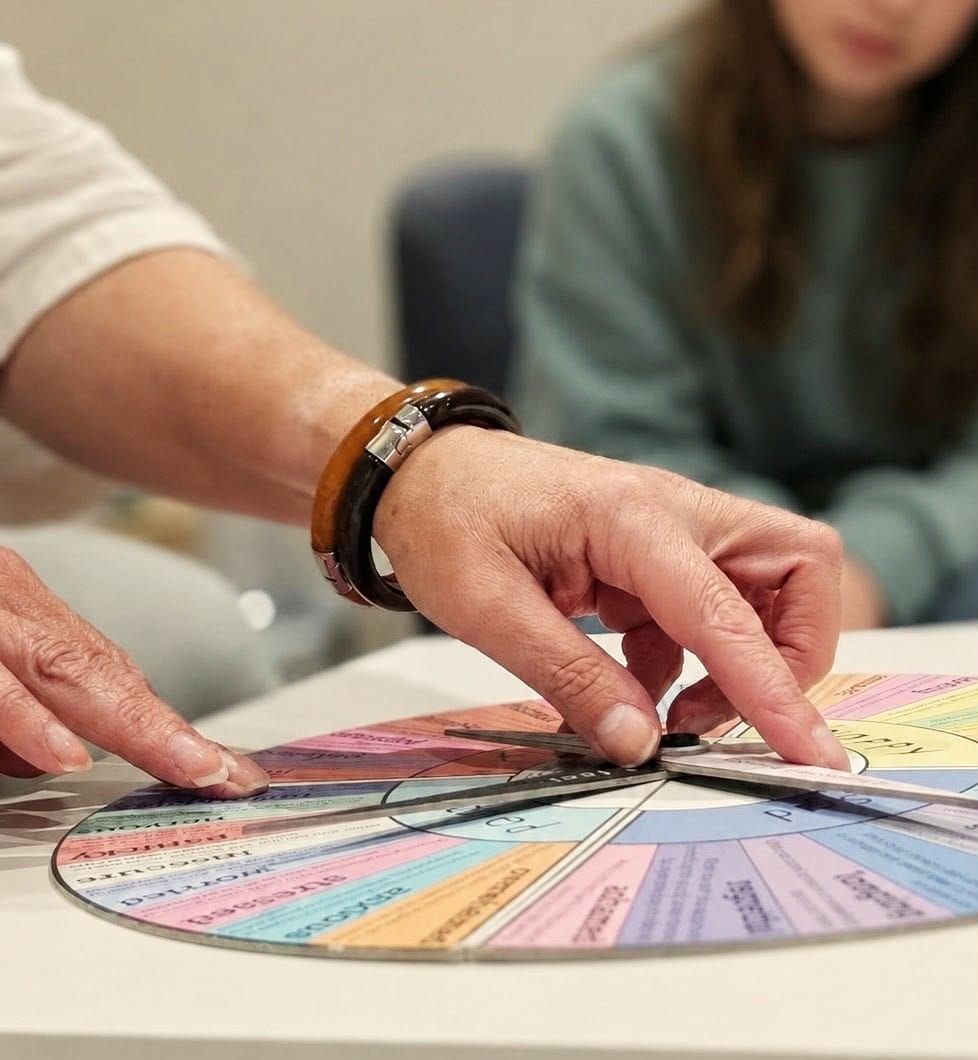 3057bab1-6e0c-4a41-a9e5-c47d1677b10b teenager in therapy session